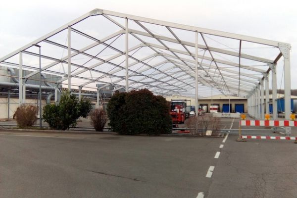 Gerüstkonstruktion 25,18m Spannweite 60m Länge Traufhöhe 5,20m